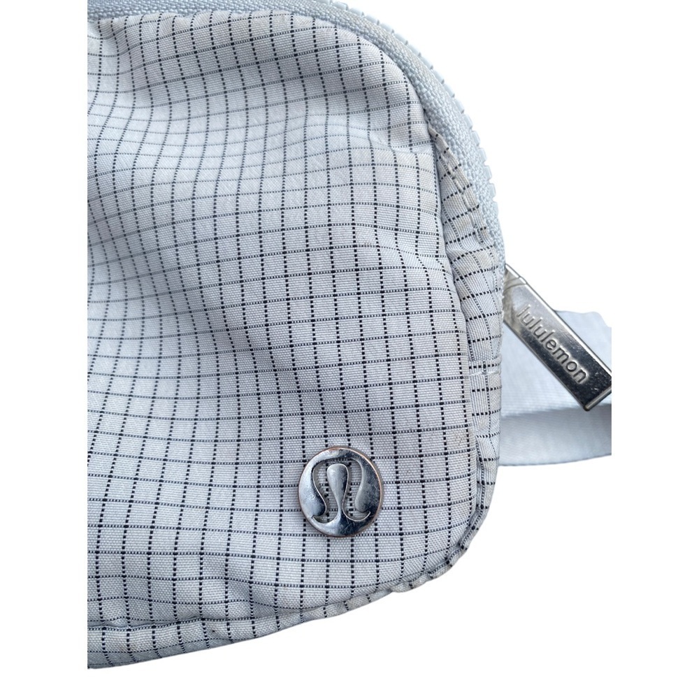 Lululemon Athletica White Belt Bag - Picture 5 of 7
